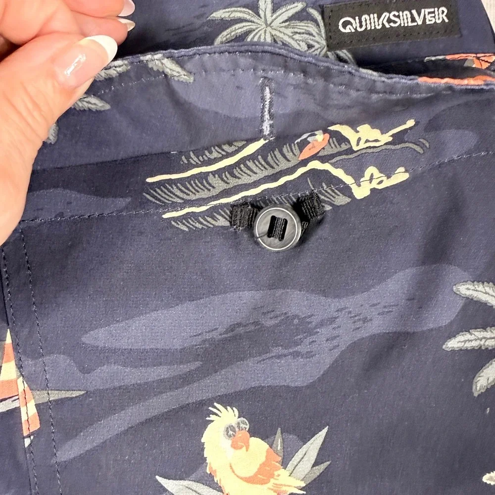 Quiksilver Board Shorts 40 Navy Blue Highline Surfsilk Tropical Island Camo